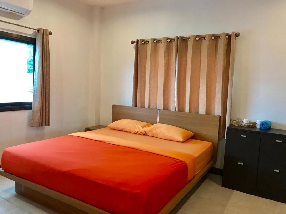 サムイ島 Hiranyika Cafe & Bedホステル エクステリア 写真
