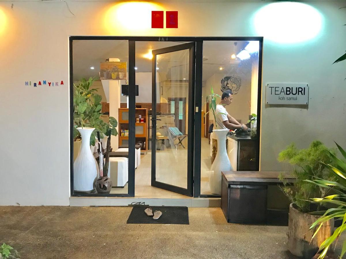 サムイ島 Hiranyika Cafe & Bedホステル エクステリア 写真