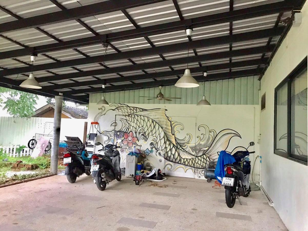サムイ島 Hiranyika Cafe & Bedホステル エクステリア 写真