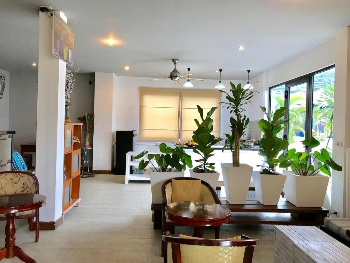 サムイ島 Hiranyika Cafe & Bedホステル エクステリア 写真