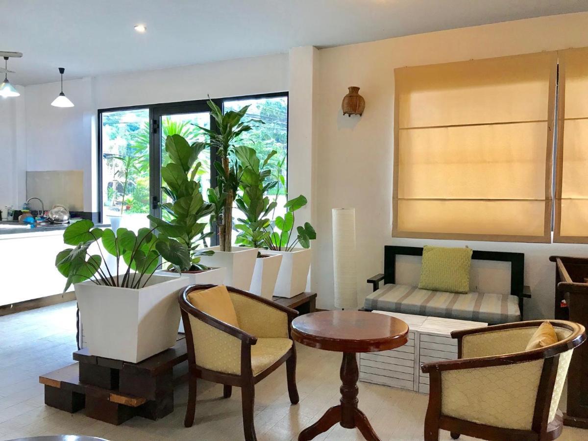 サムイ島 Hiranyika Cafe & Bedホステル エクステリア 写真